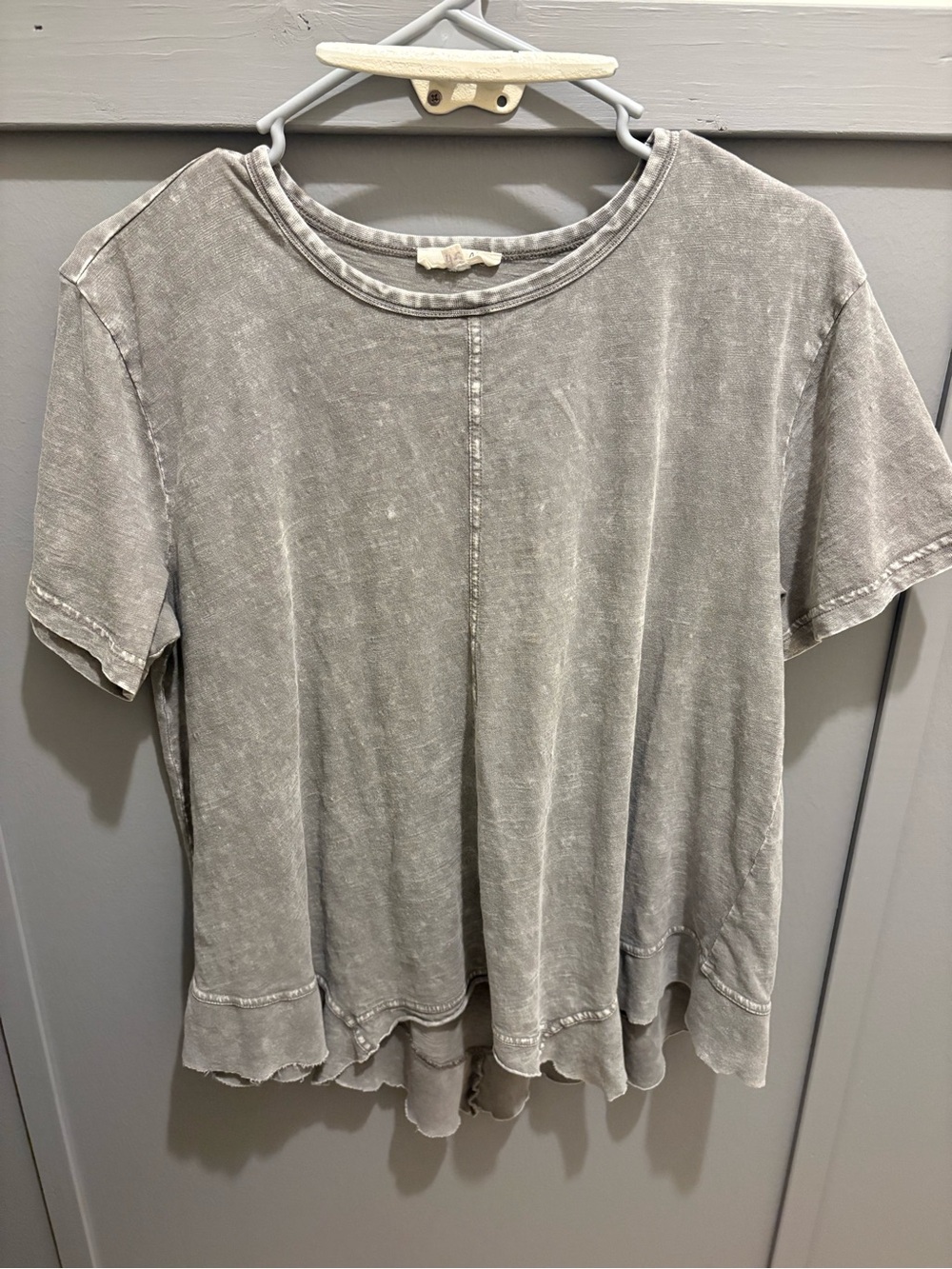 easel Short Sleeve Washed Gray Tee